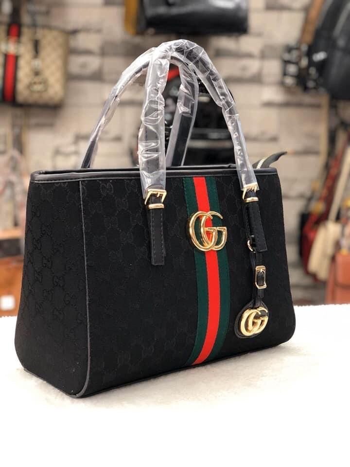 Sac à main noir élégant