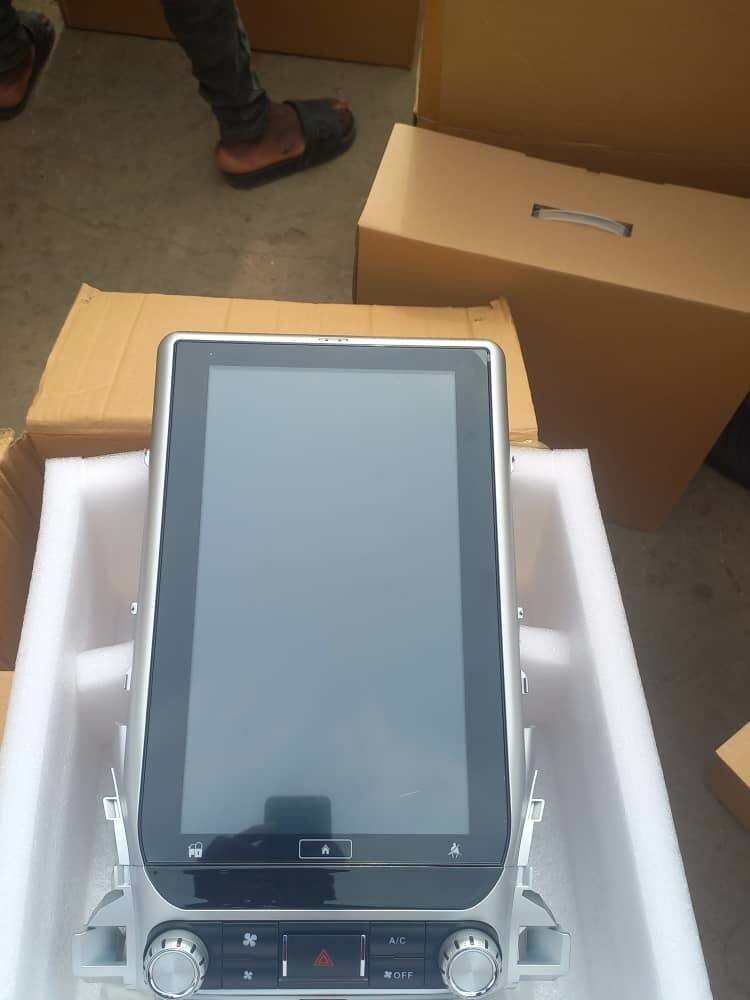 Toyota LandCruiser Prado tesla