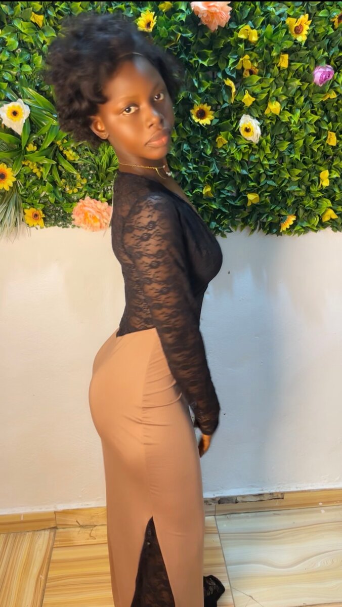 Robe Longue Élegante en Dentelle