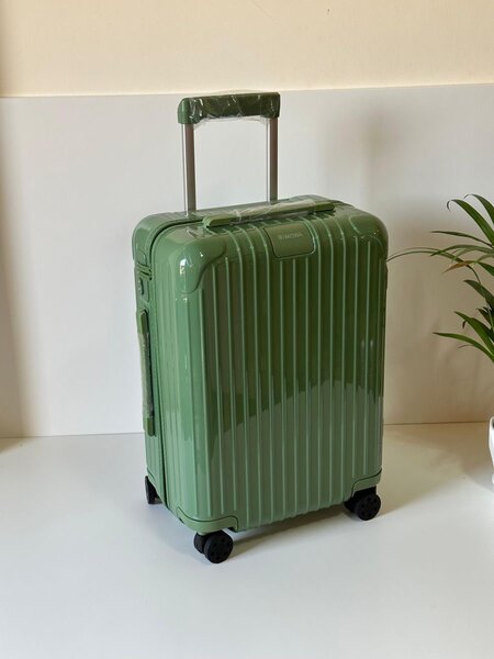 Valise rigide à roulettes