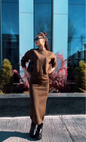 кофта и юбка коричневая