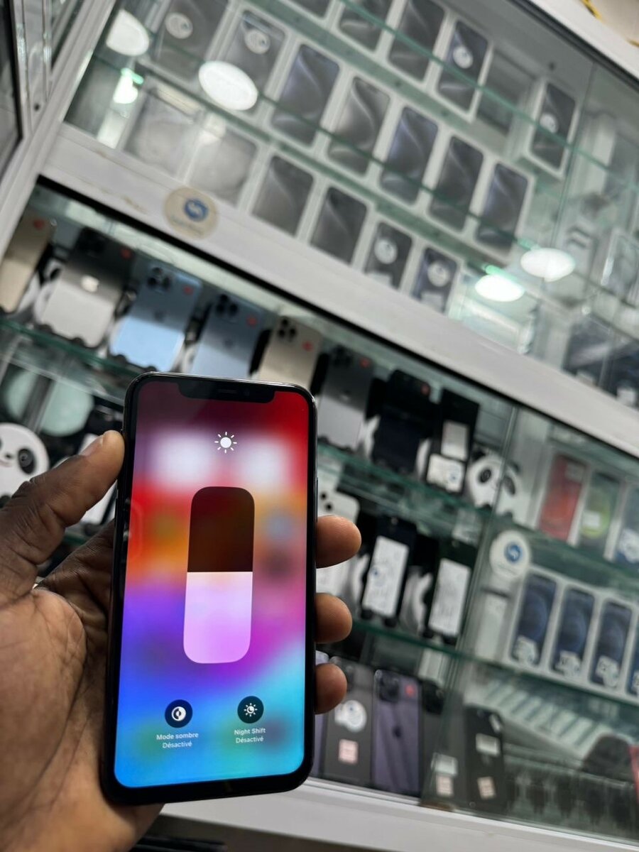 iPhone 11 Pro 64g sans id