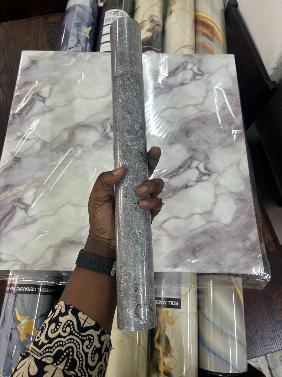 Papier adhésif décoratif