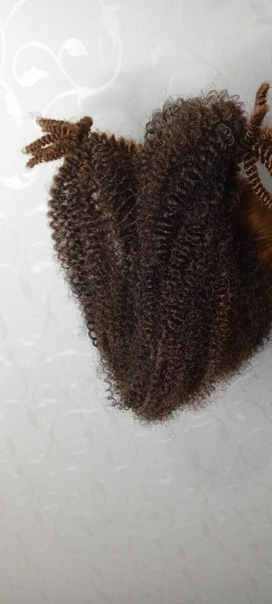 springy Afro kinky hair