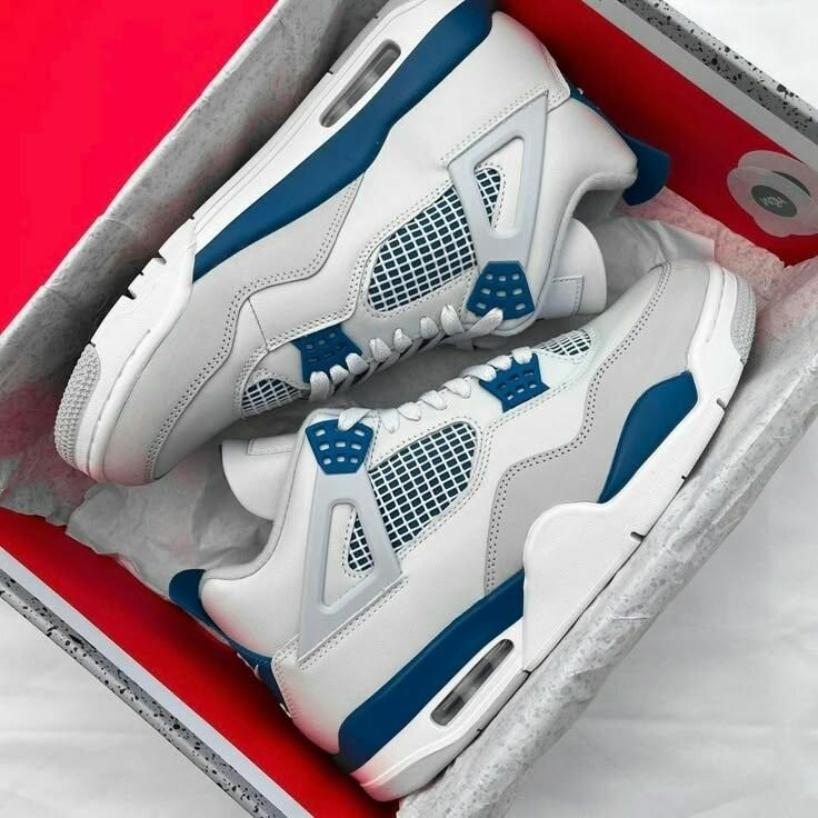 JORDAN 4S