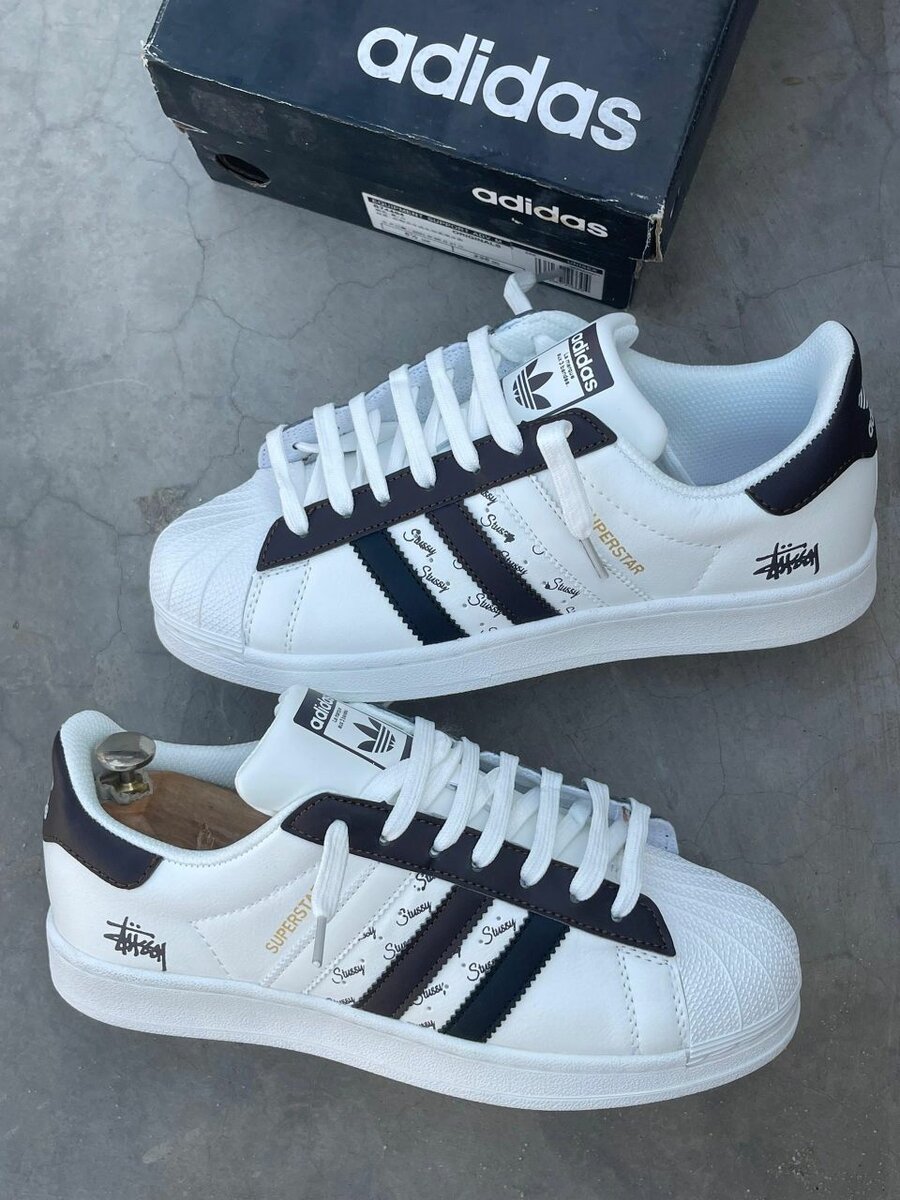 Adidas Superstar Sneakers