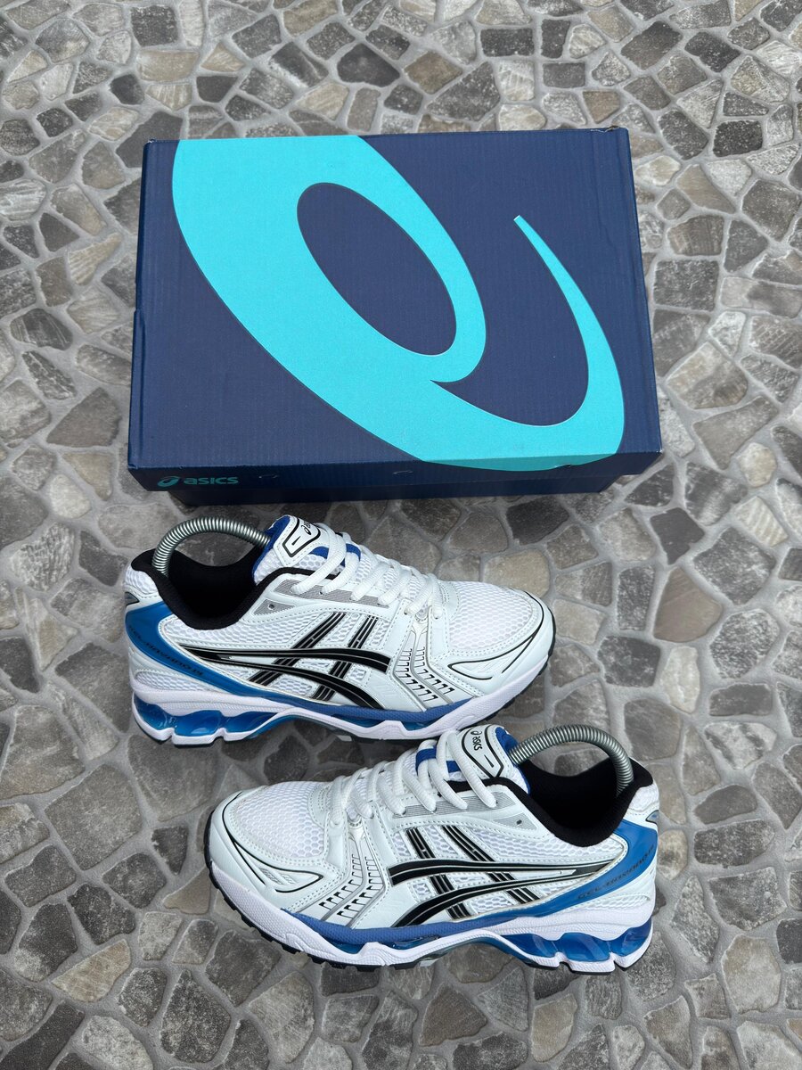 Chaussures de course Asics
