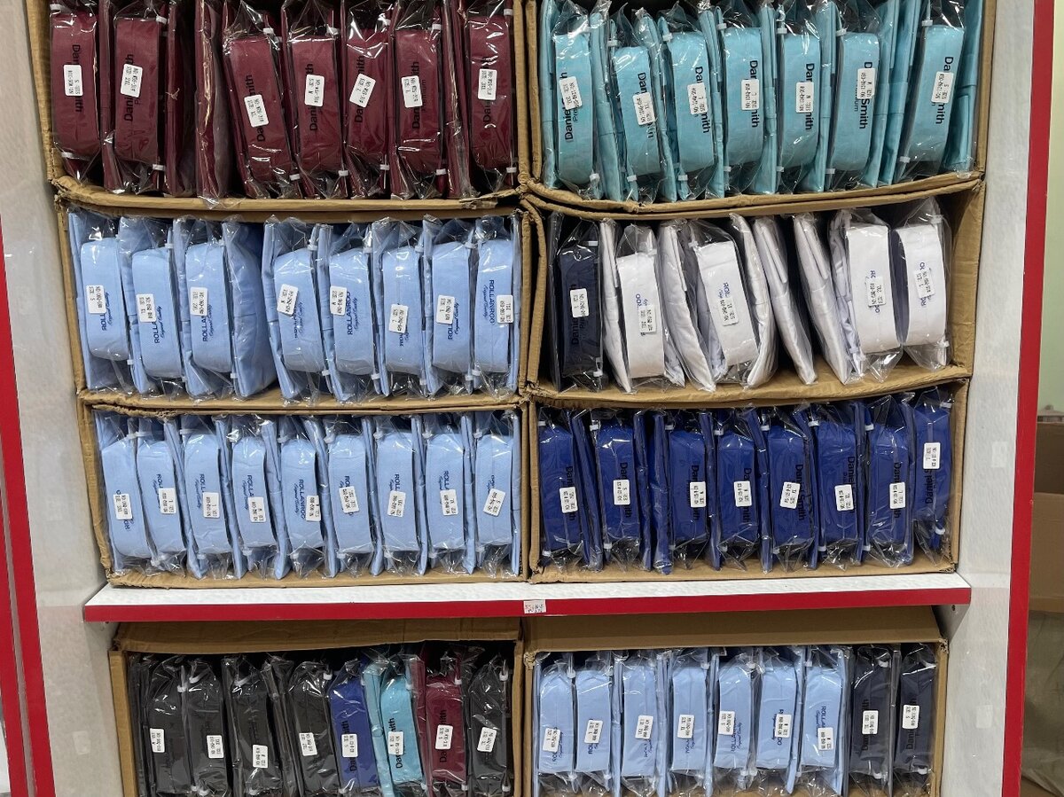 3 chemises à 20.000 CFA