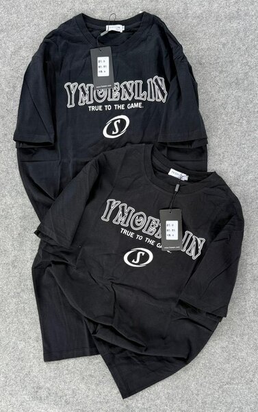 T-shirt noir graphique tendance