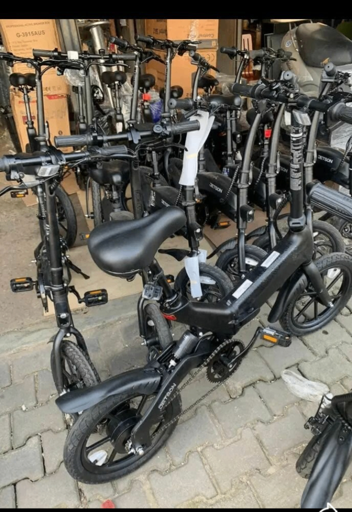 Vélo électrique pliable compact