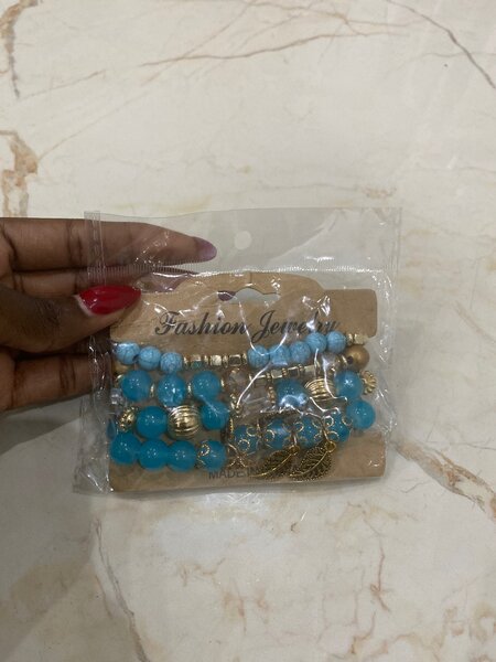 Bracelets en perles bleues