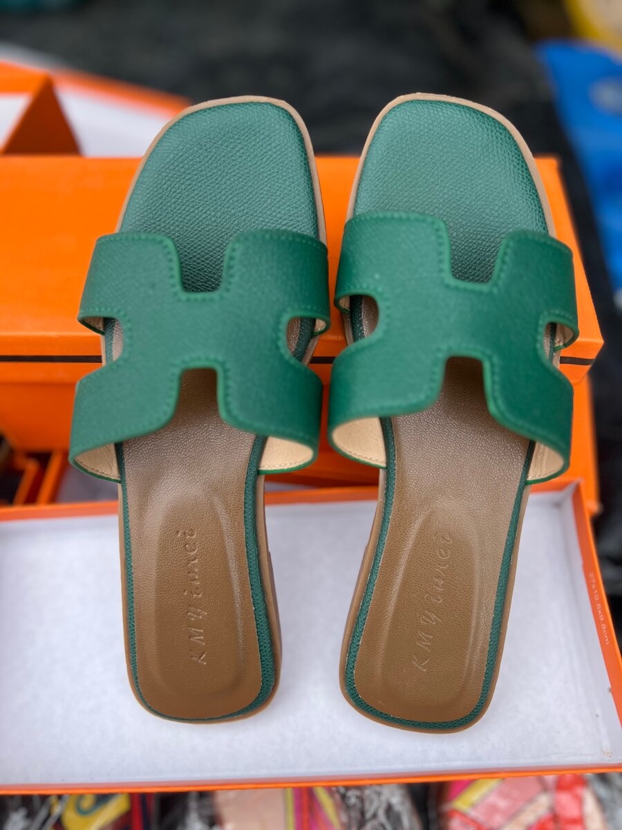 Sandales élégantes cuir femme