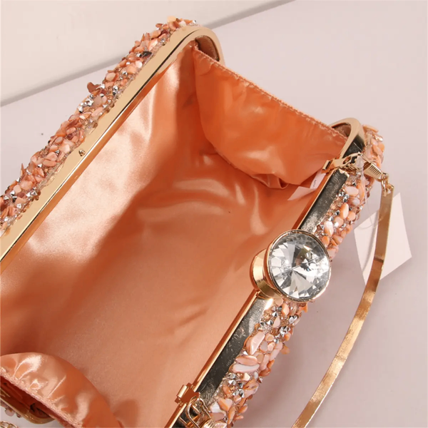 Pauchette dame de compagnie