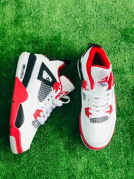 Retro Air Jordan 4