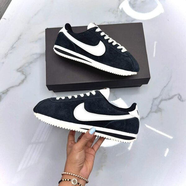 Baskets noires Nike Classiques Homme
