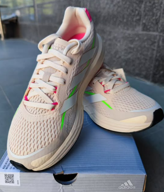 Женские беговые кроссовки Adidas SL20.3