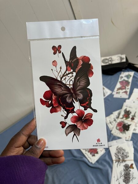 Tatouages temporaires roses