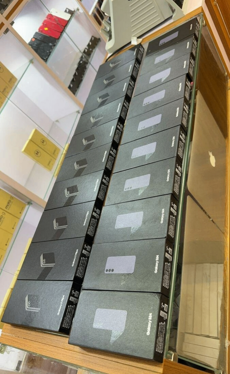 Samsung S24... Available