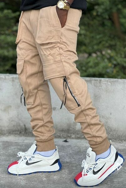 Pantalon cargo beige stylé