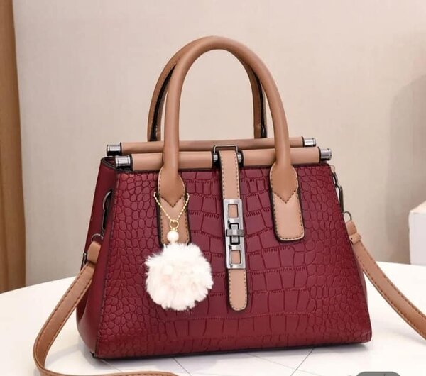 Sac petit avec pompon bordo