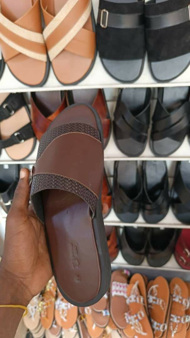 Sandales en cuir tressé