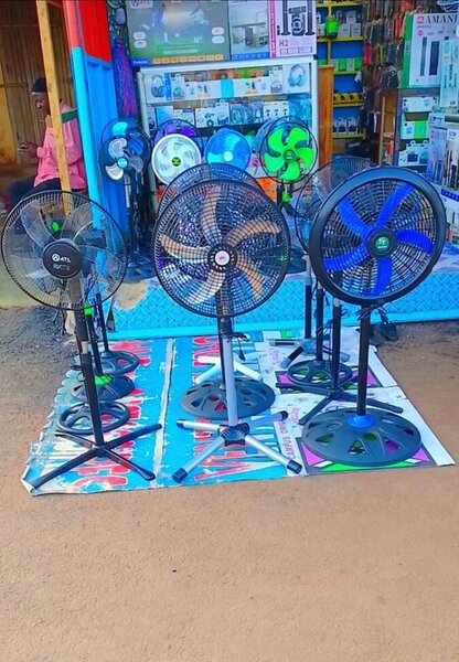 Ventilateur électrique sur pied