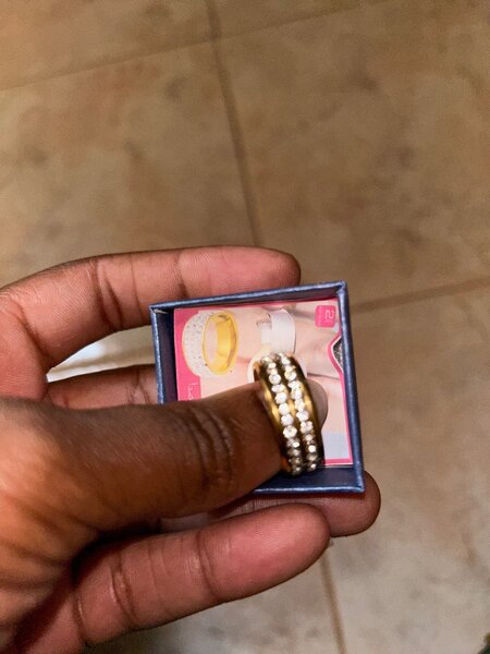 Bague en strass élégante