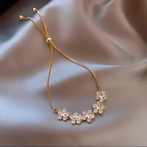 Pretty adjustable bracelet gold