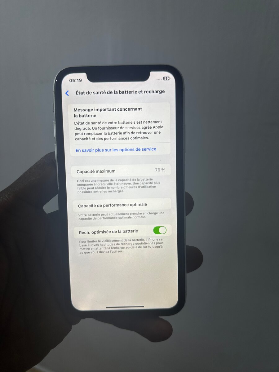 iPhone XR très propre tout pas