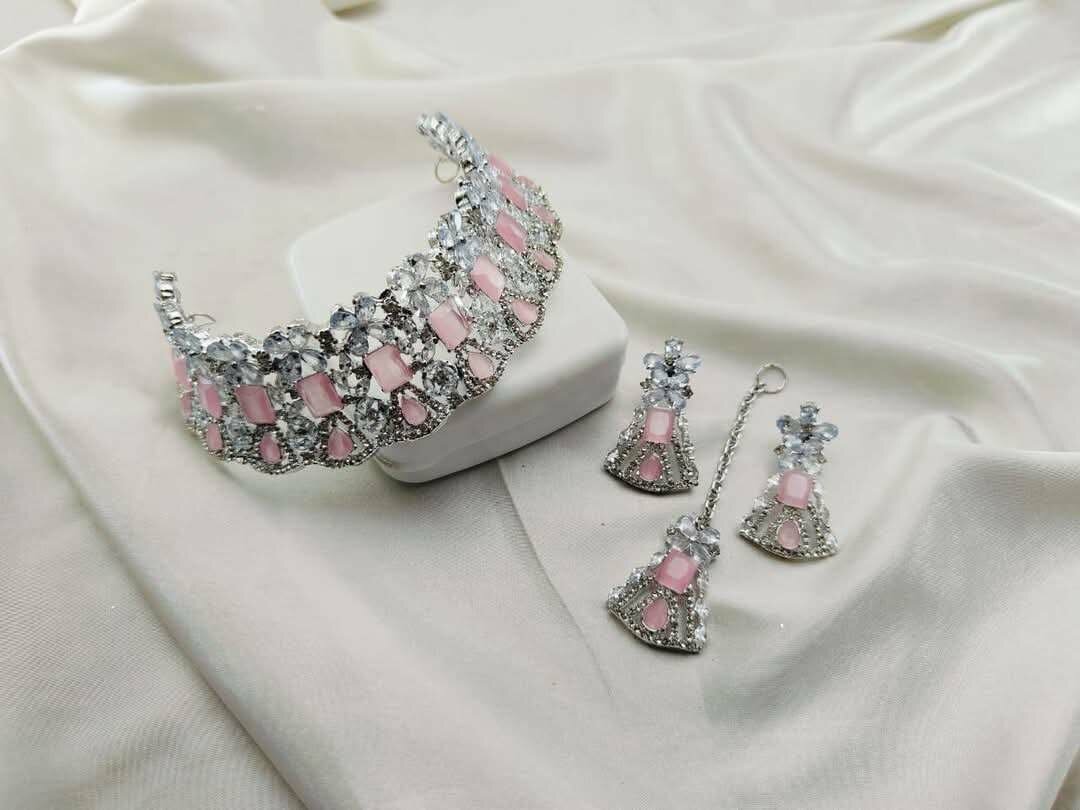 Ladies wedding set necklace and earrings
