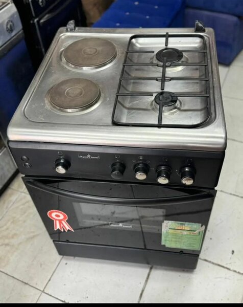 4 Burner Gas stove