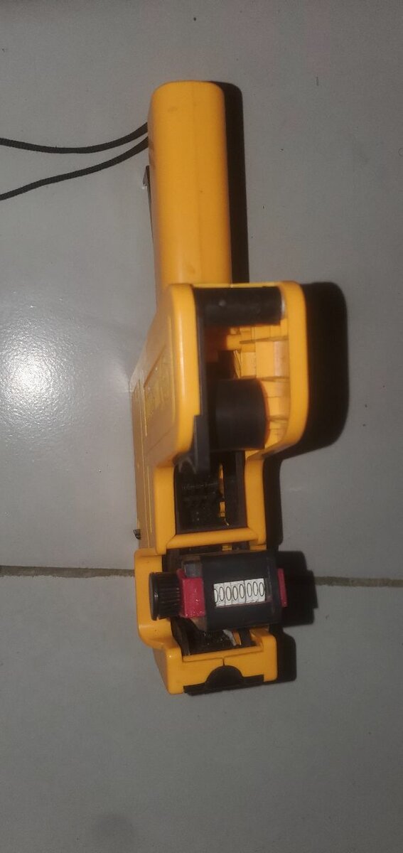 Étiqueteuse de prix 8 DIGIT + 5 RECHARGE