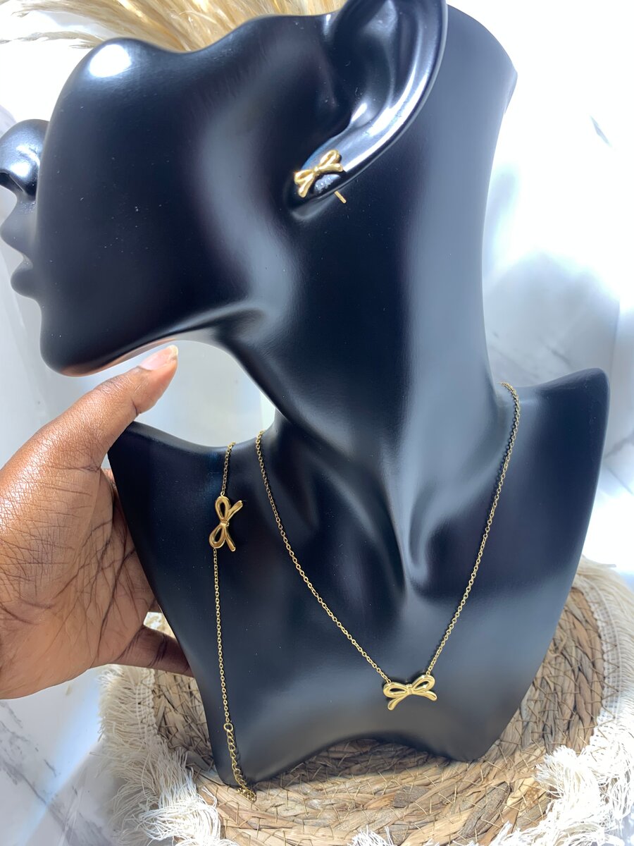 Parure Collier et Boucles Noeud