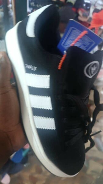 Baskets Adidas Campus Noires