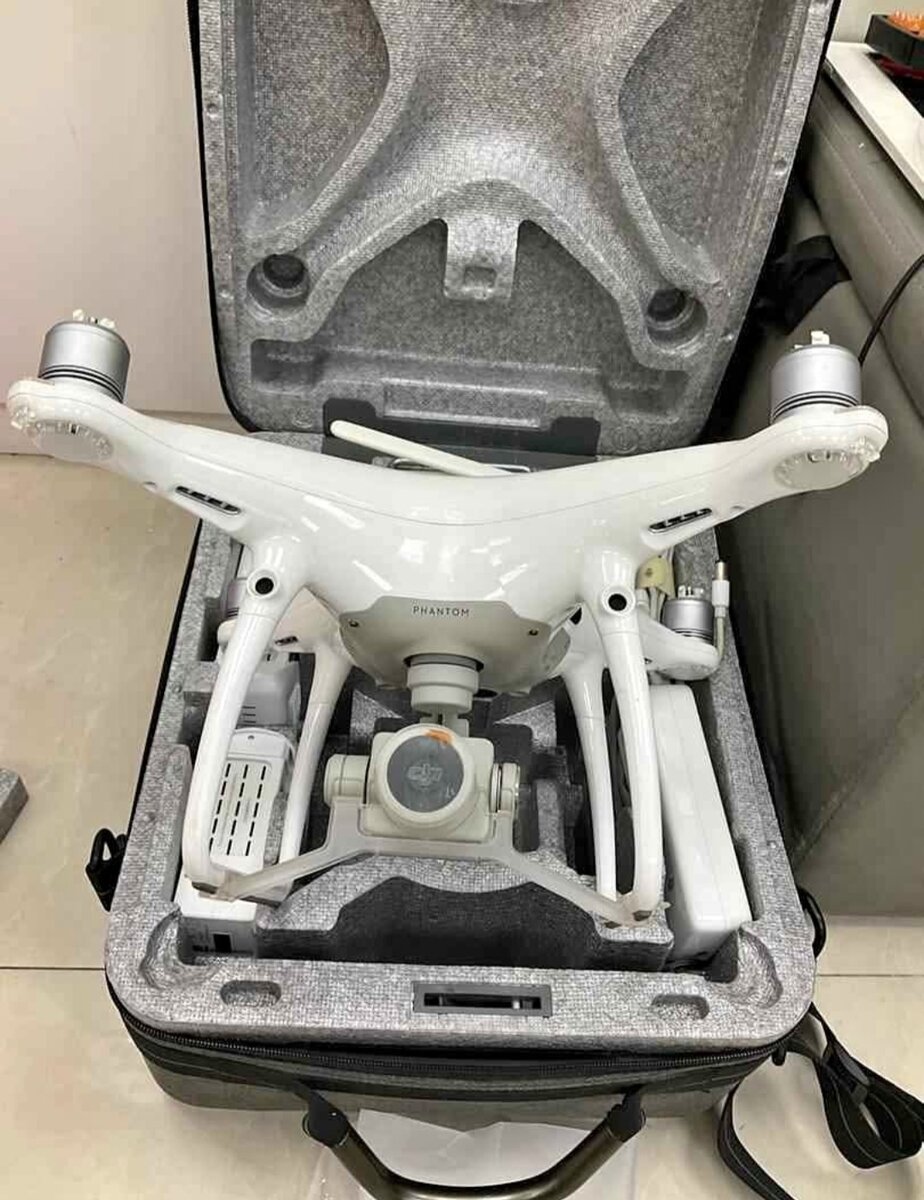 Drone DJI Phantom avec télécommande