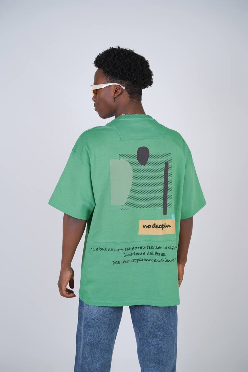 T shirt green