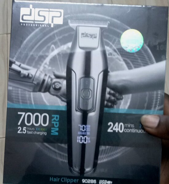 Rechargeable hair clipper