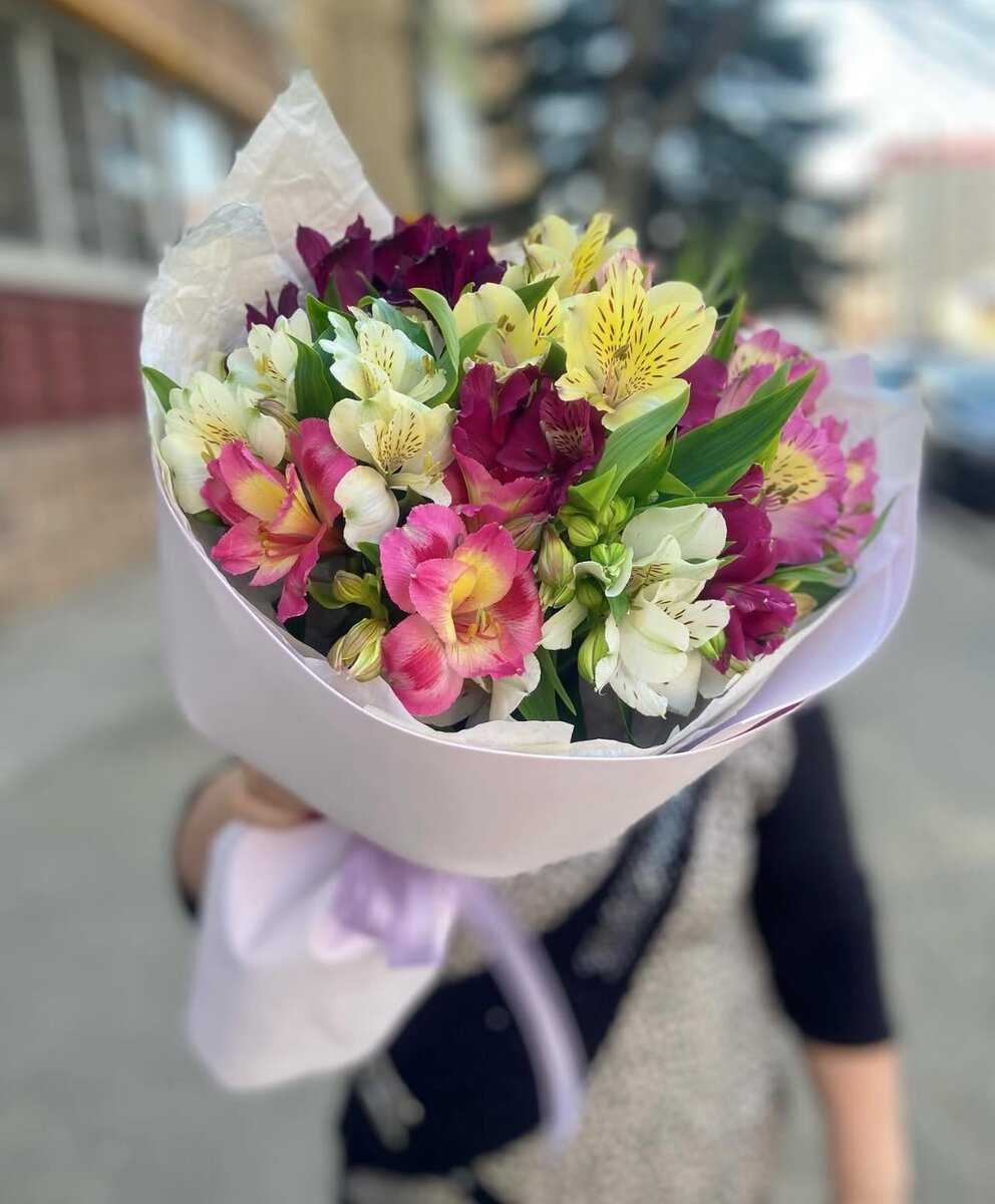 Букет из альстромерии