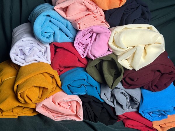 Foulard coller avec chapeau mousseline