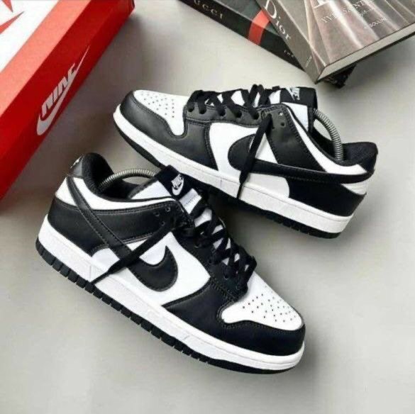 Baskets noires et blanches Nike