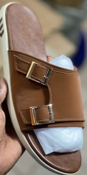 Sandales en cuir semelle gomme