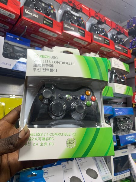 Xbox 360 wireless controllers