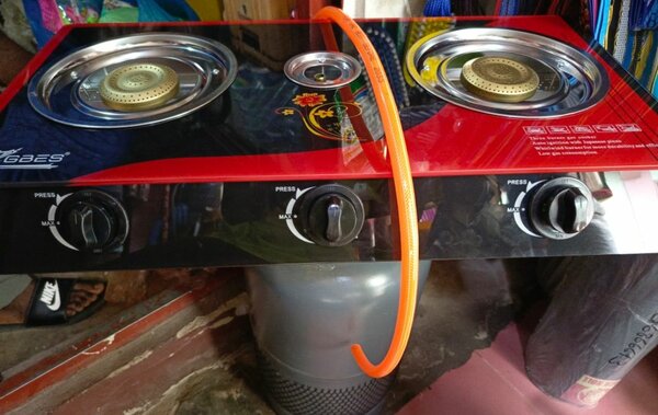 Gas stove and Cylinder Complet