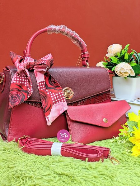 Sac à main rouge élégant