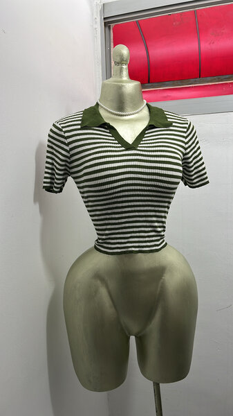T-shirt rayé à col polo