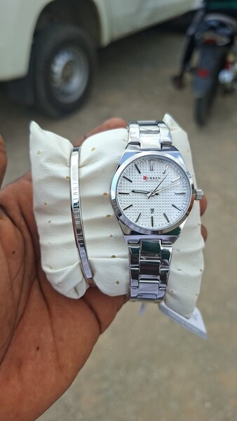 Montre Naviforce en acier inoxydable