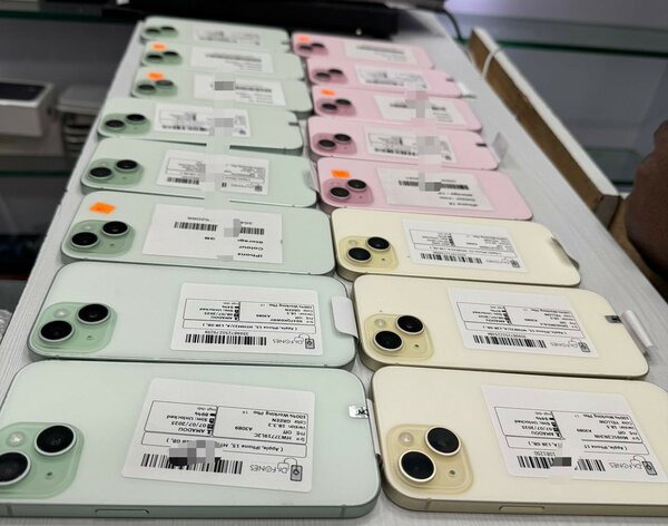 iPhone 15 simple 128Go