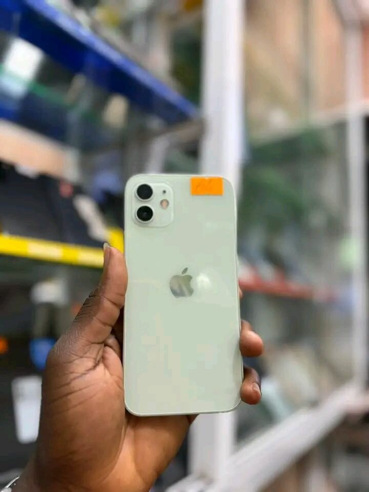 iPhone 12 Blanc 64Go