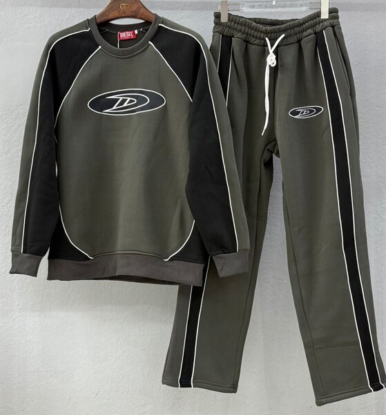 Ensemble Sweat et Pantalon Sport