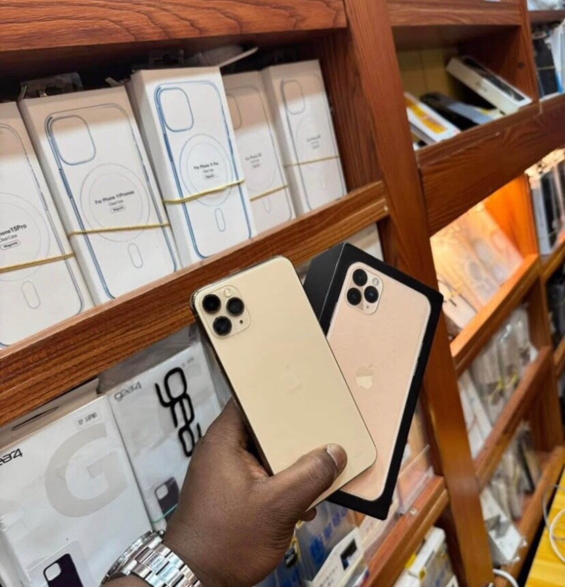 iPhone 11 Pro Max Gold